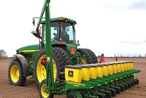 Modern Agricultural Technology and Machinery Usage in Agriculture
